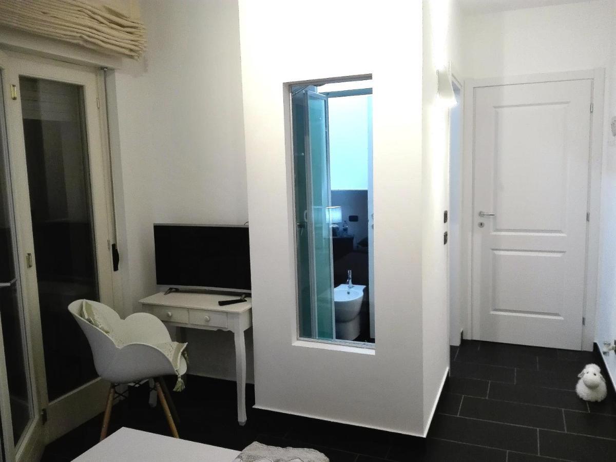 B&B Stazione Latina セルモネータ エクステリア 写真