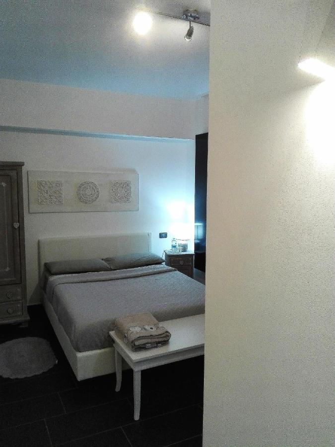 B&B Stazione Latina セルモネータ エクステリア 写真